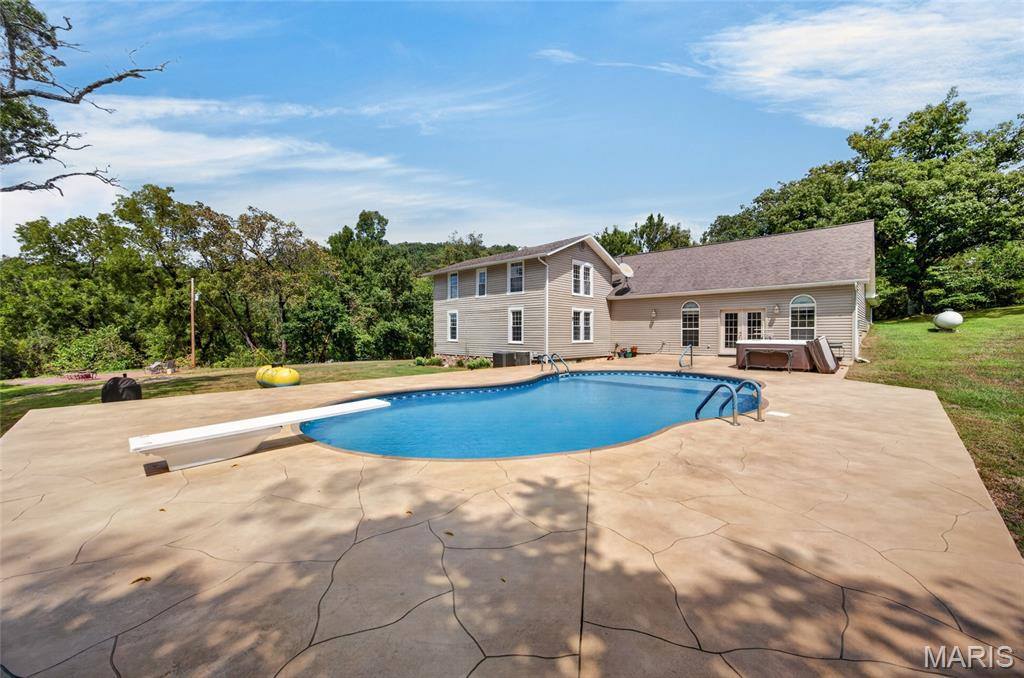 26287 Radcliff Drive, Richland, MO 65556