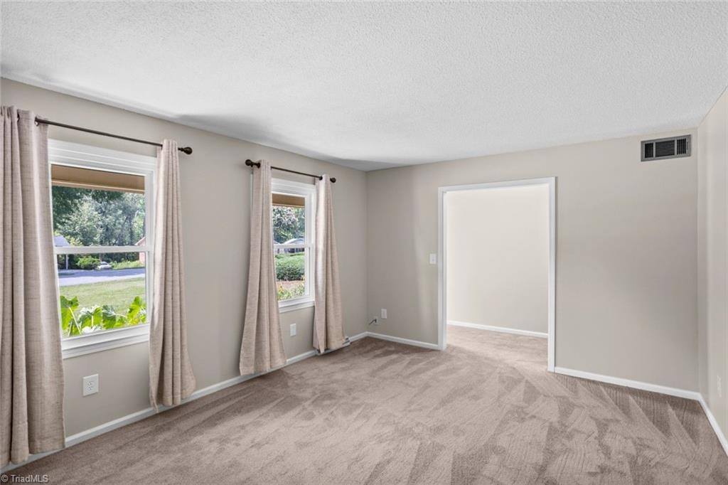 229 Farmbrooke Lane, Winston-Salem, NC 27127