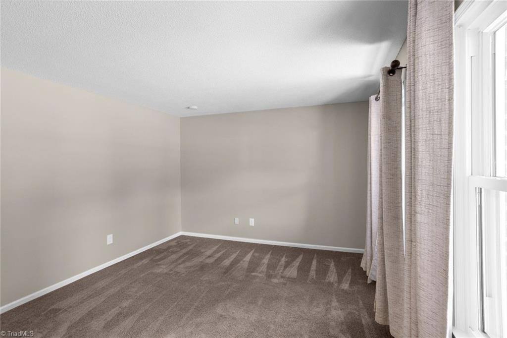 229 Farmbrooke Lane, Winston-Salem, NC 27127