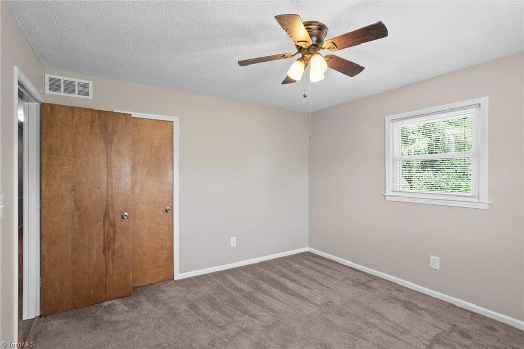 229 Farmbrooke Lane, Winston-Salem, NC 27127