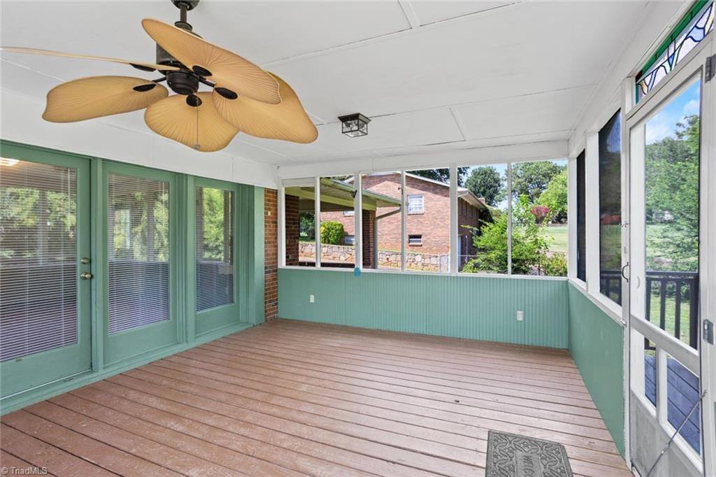229 Farmbrooke Lane, Winston-Salem, NC 27127