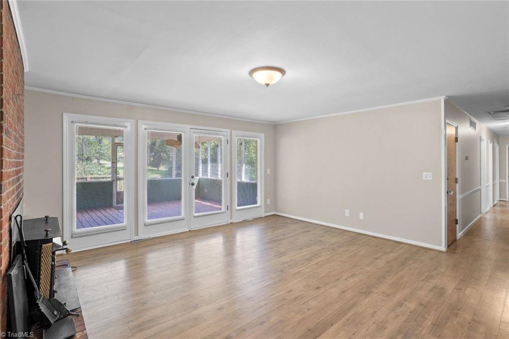 229 Farmbrooke Lane, Winston-Salem, NC 27127