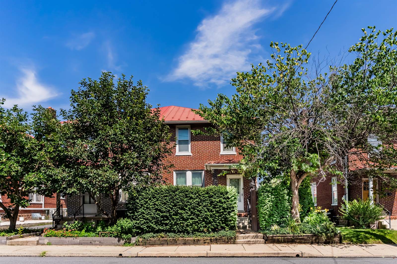 19 S Custer Ave, New Holland, PA 17557