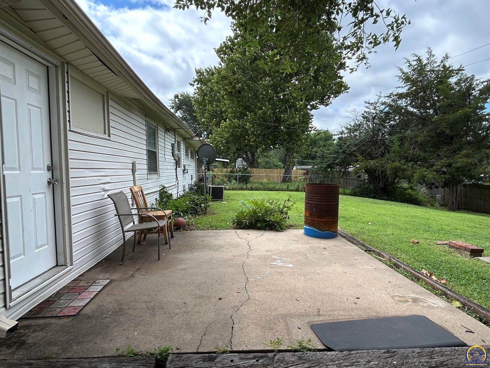 1713 SW Fairlawn RD, Topeka, KS 66604