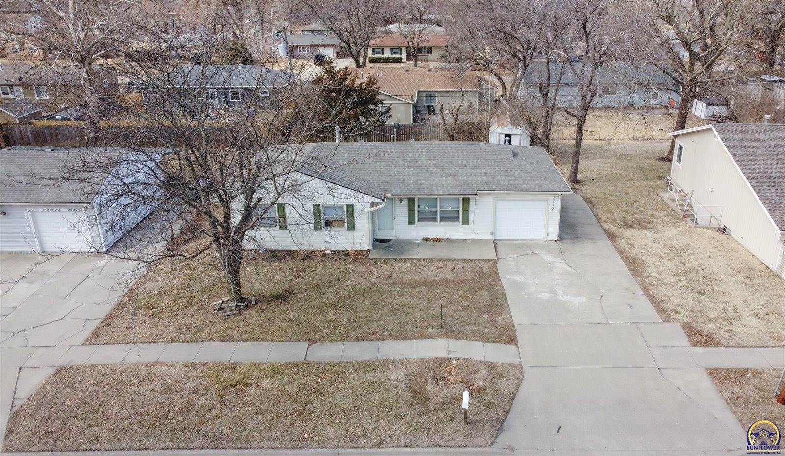 1713 SW Fairlawn RD, Topeka, KS 66604