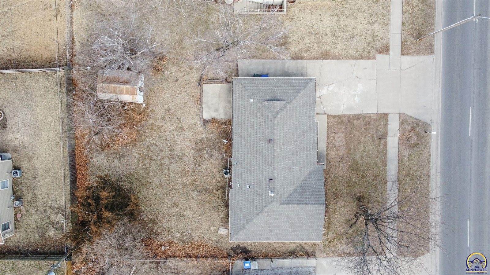 1713 SW Fairlawn RD, Topeka, KS 66604