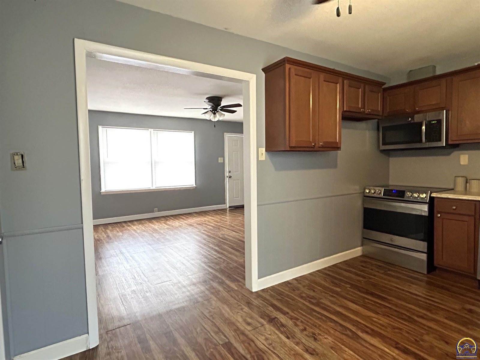 1713 SW Fairlawn RD, Topeka, KS 66604