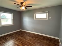 1713 SW Fairlawn RD, Topeka, KS 66604