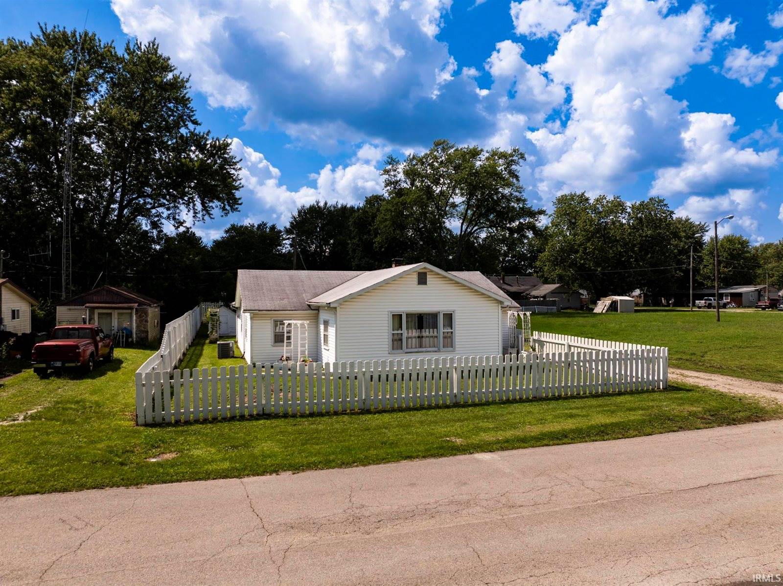 305 North Waldemere Avenue, Muncie, IN 47303