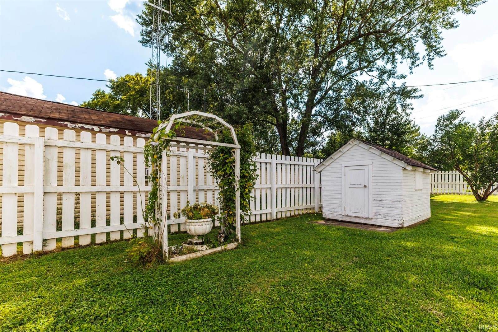 305 North Waldemere Avenue, Muncie, IN 47303