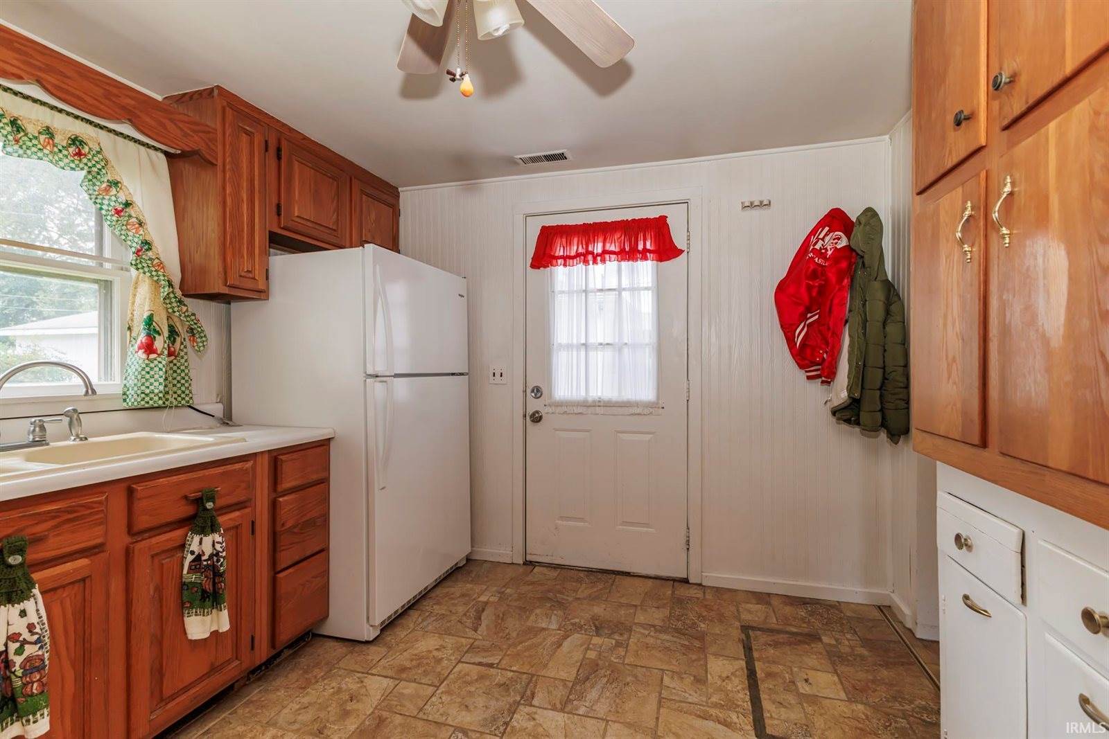 305 North Waldemere Avenue, Muncie, IN 47303