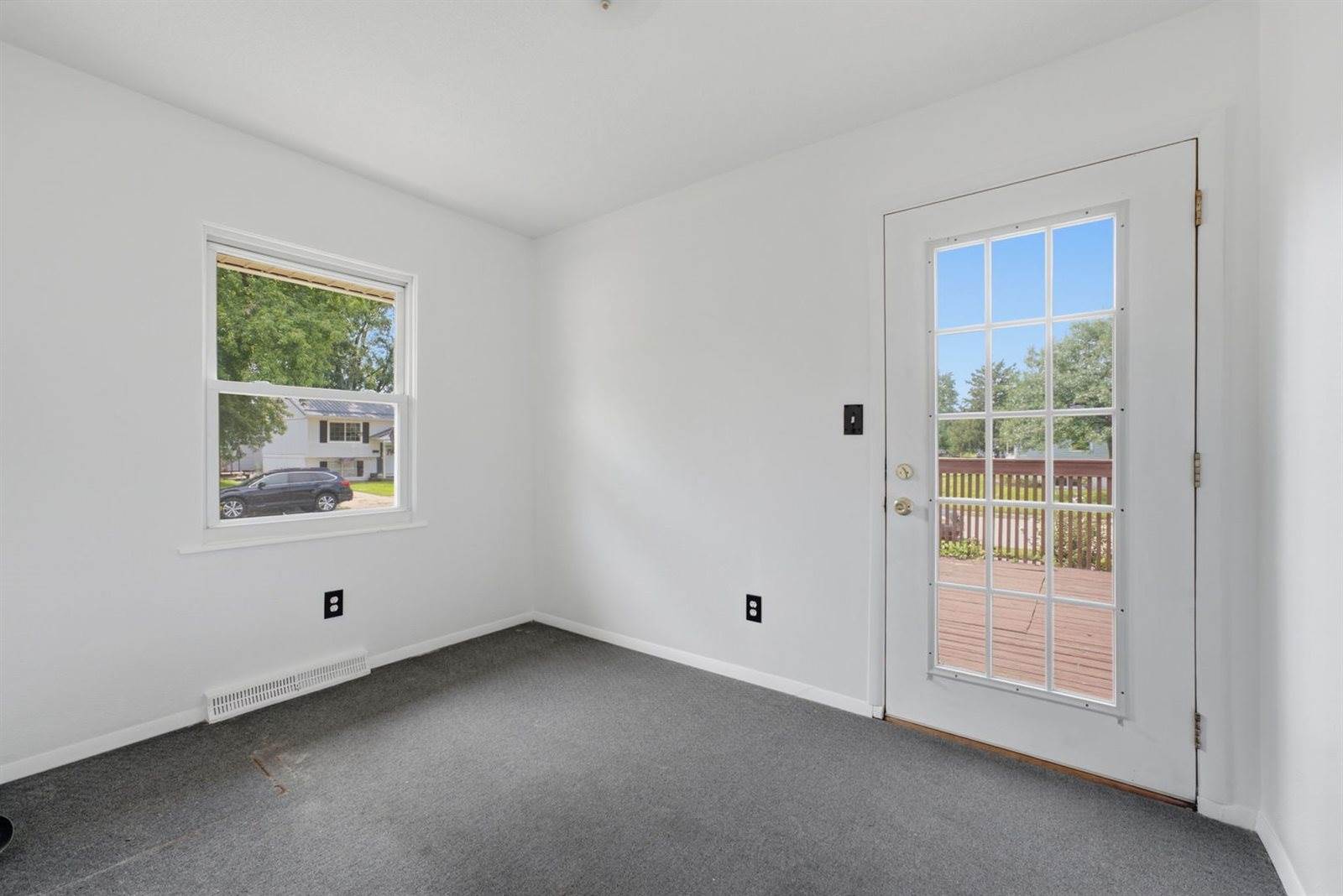 414 15th Place, Camanche, IA 52730