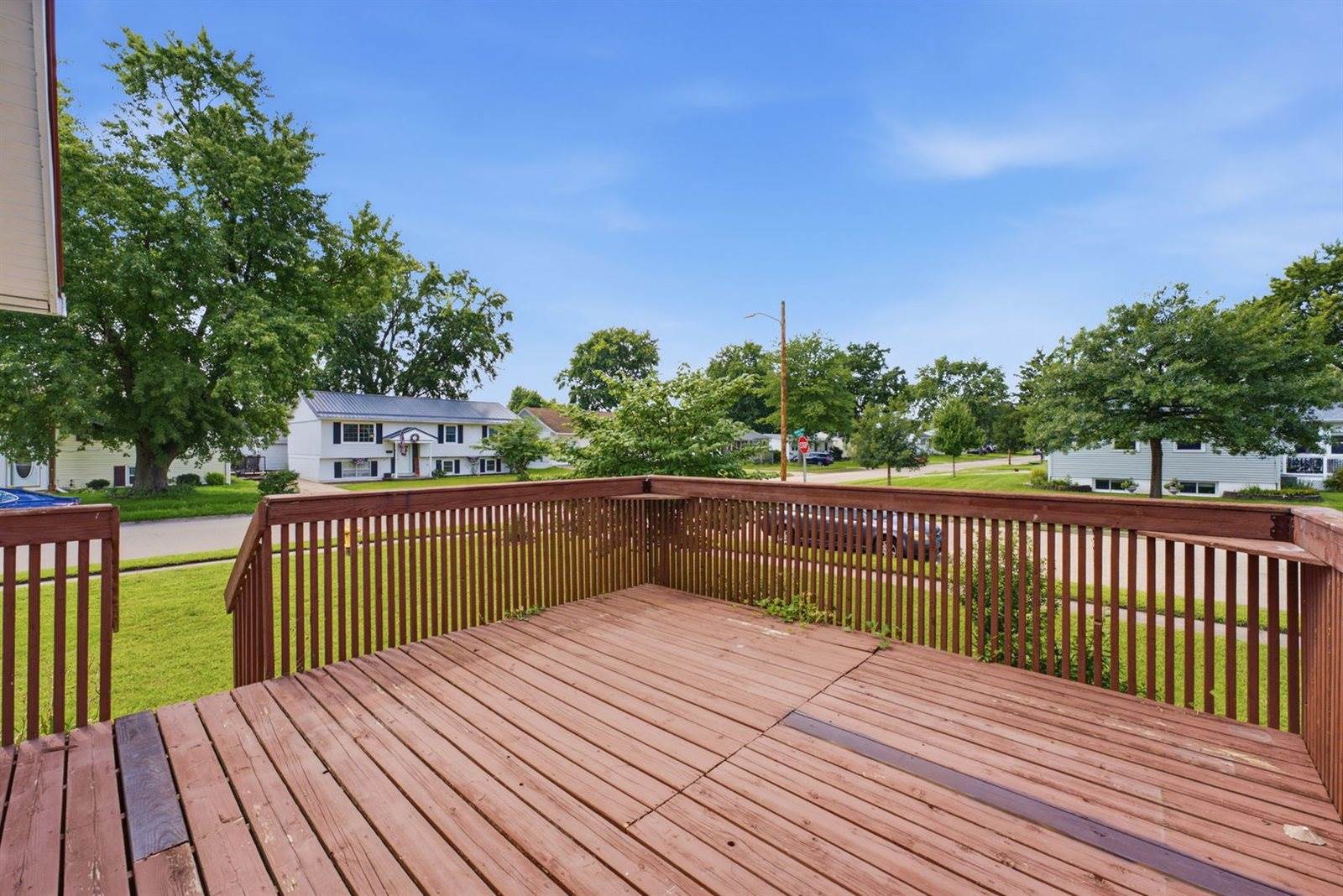 414 15th Place, Camanche, IA 52730