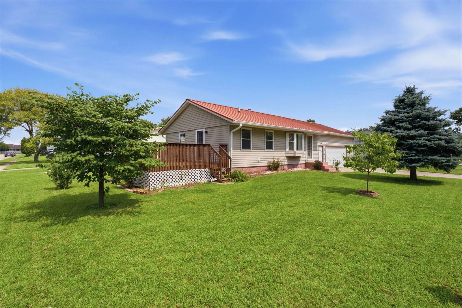 414 15th Place, Camanche, IA 52730