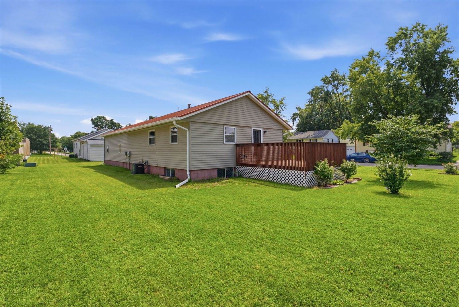 414 15th Place, Camanche, IA 52730
