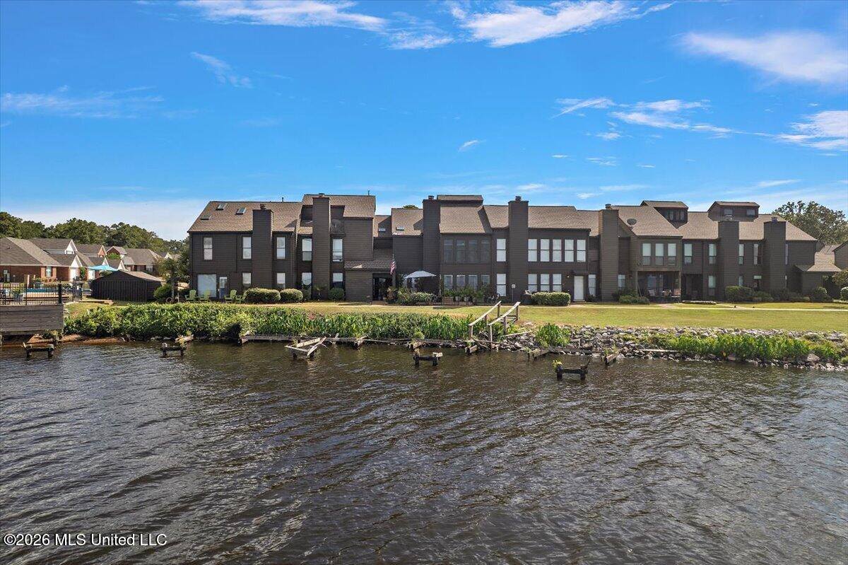 12 Lake Barnett Drive, Brandon, MS 39047