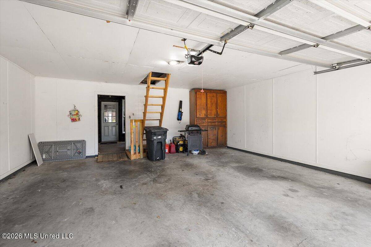 12 Lake Barnett Drive, Brandon, MS 39047