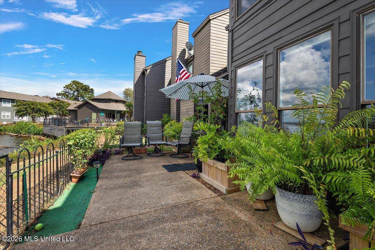 12 Lake Barnett Drive, Brandon, MS 39047