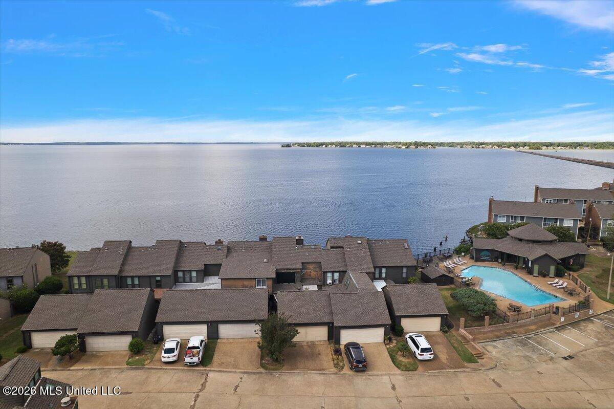 12 Lake Barnett Drive, Brandon, MS 39047