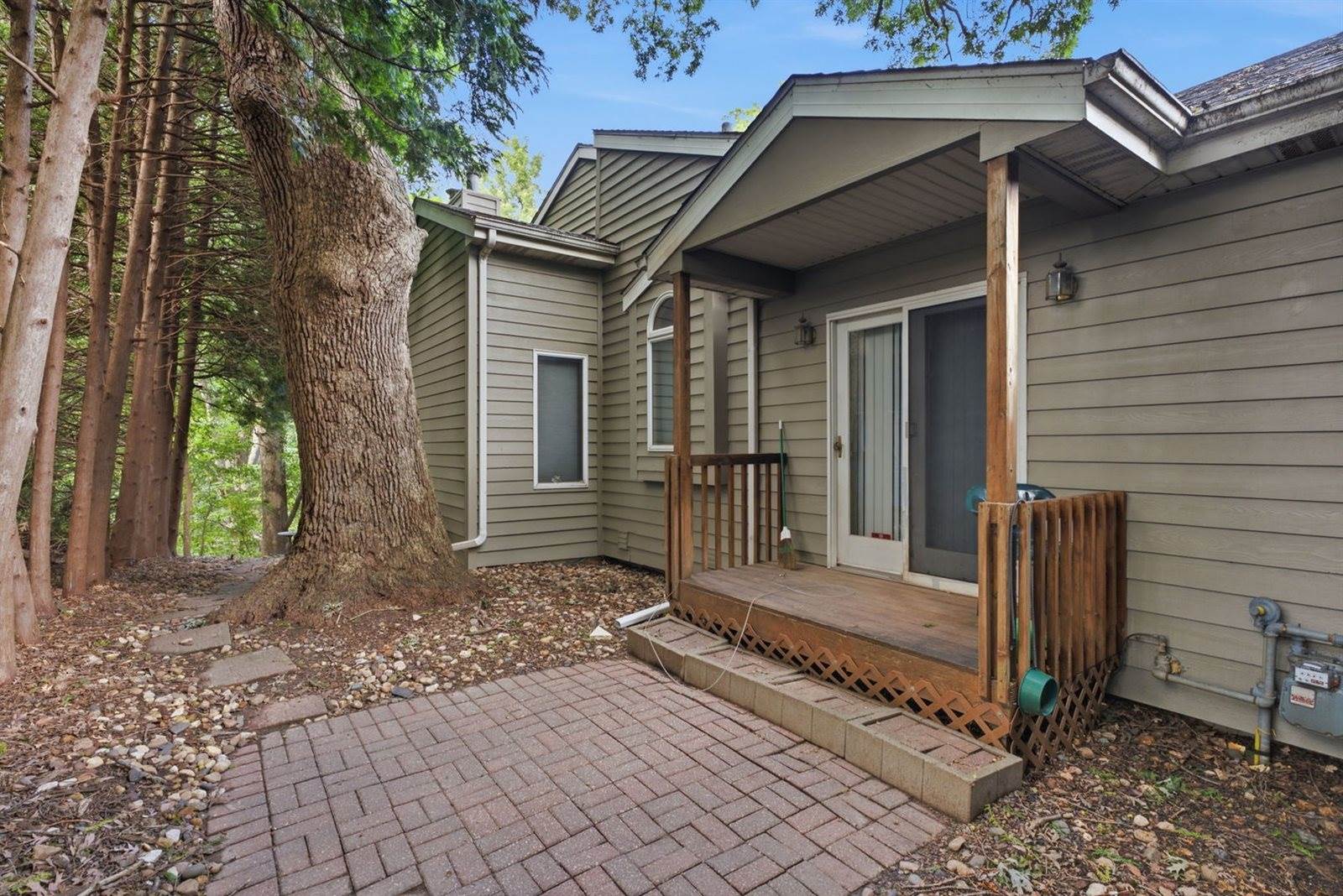 4025 36th Ave CT Avenue, Moline, IL 61265