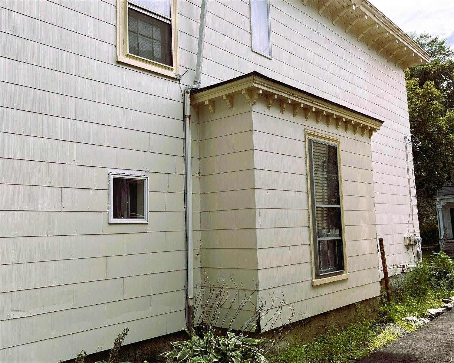 103 Grove Street, Bangor, ME 04401