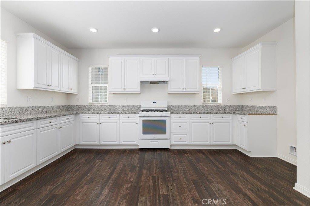 20509 Hazelnut Court, Saugus, CA 91350