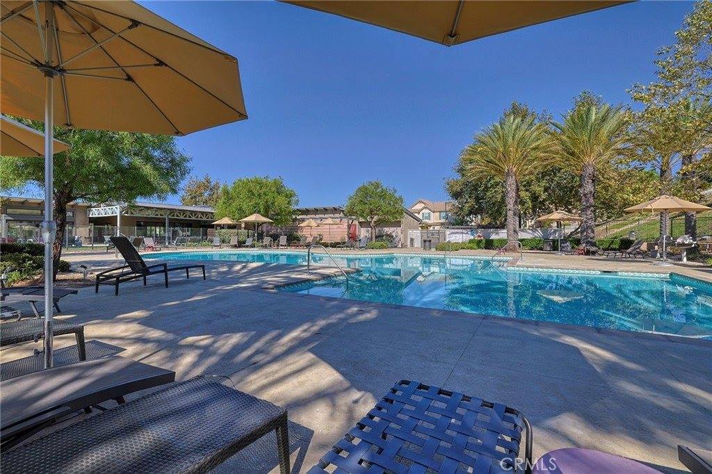 20509 Hazelnut Court, Saugus, CA 91350