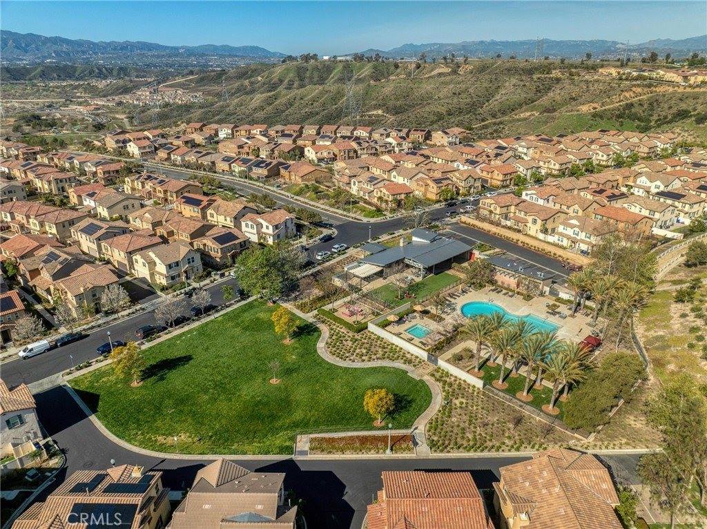 20509 Hazelnut Court, Saugus, CA 91350