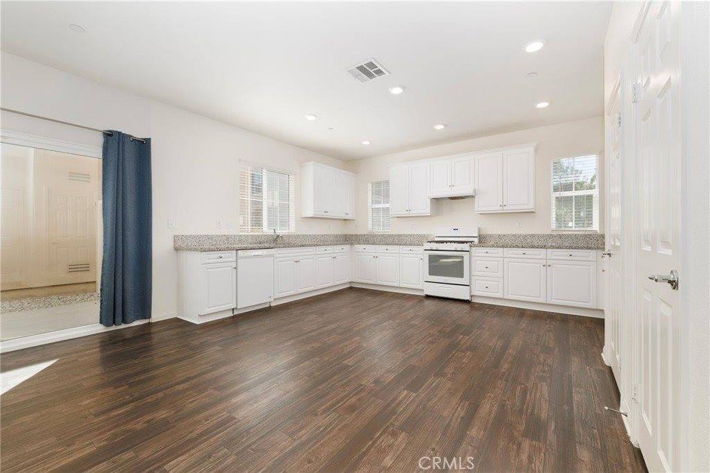 20509 Hazelnut Court, Saugus, CA 91350