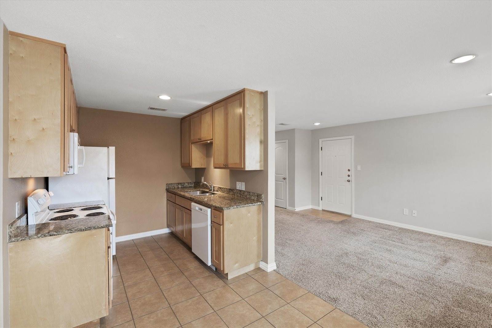 2016 Paisley Drive, Arlington, TX 76015