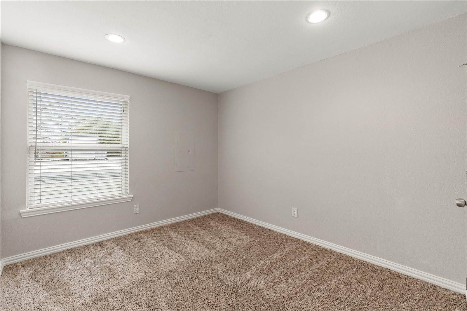 2016 Paisley Drive, Arlington, TX 76015