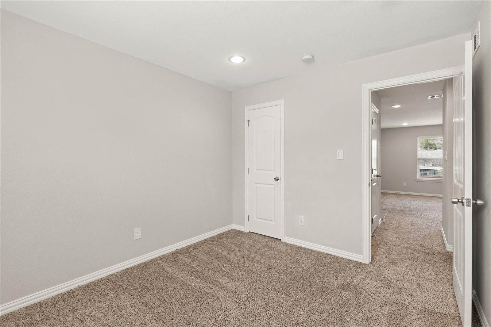 2016 Paisley Drive, Arlington, TX 76015
