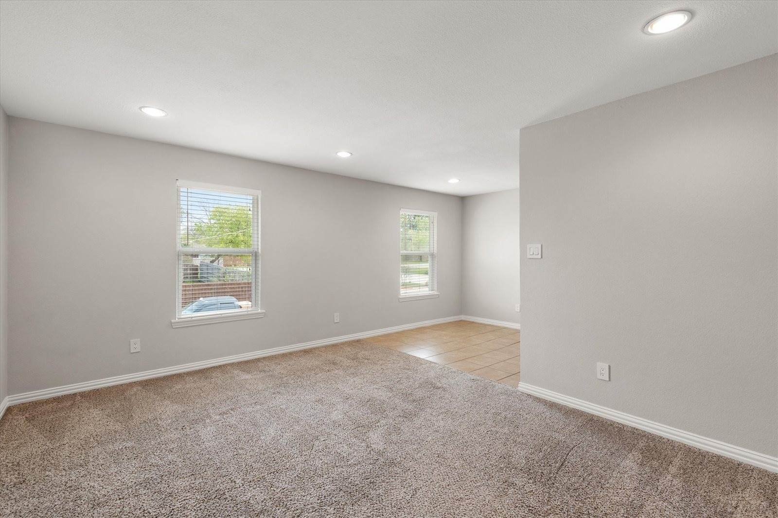 2016 Paisley Drive, Arlington, TX 76015