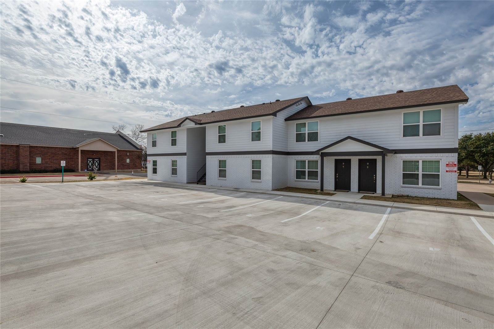 2016 Paisley Drive, Arlington, TX 76015