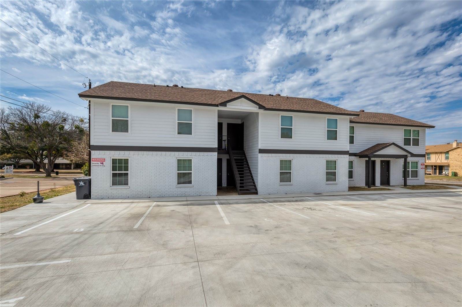 2016 Paisley Drive, Arlington, TX 76015