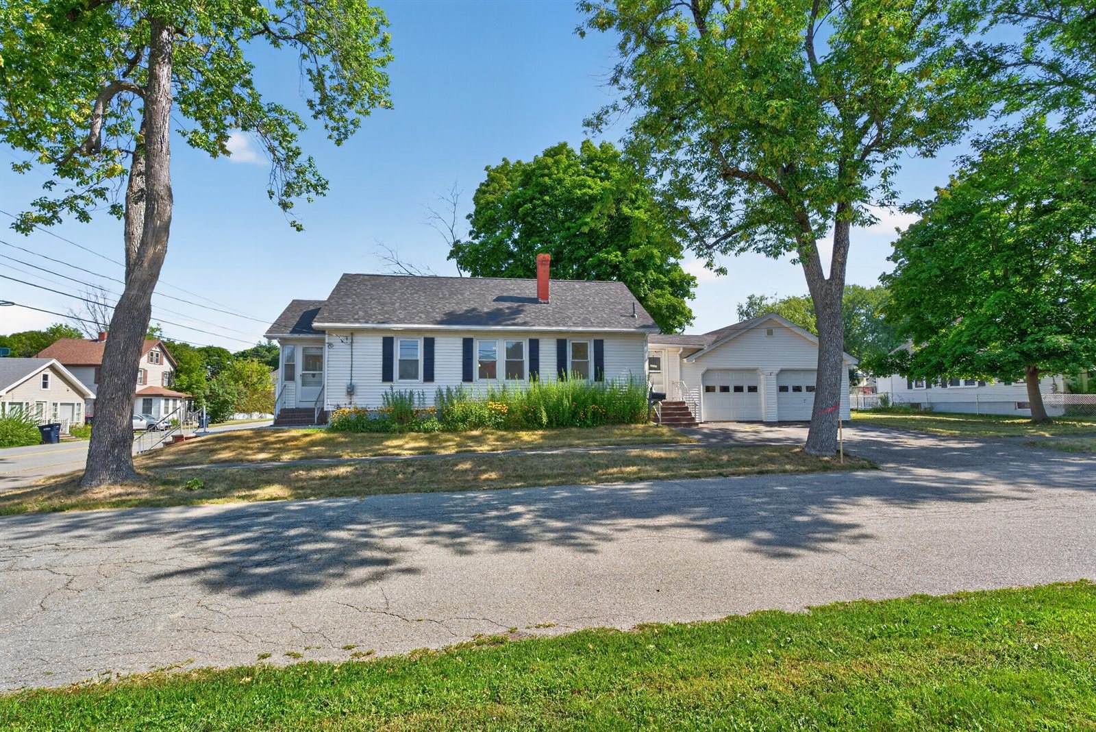 54 14th Street, Bangor, ME 04401