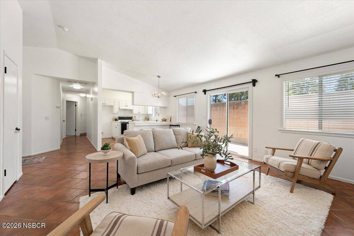 2240 Hanover Way, Santa Maria, CA 93458