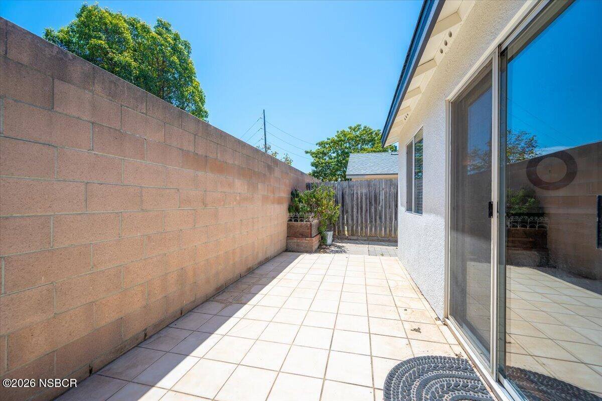 2240 Hanover Way, Santa Maria, CA 93458