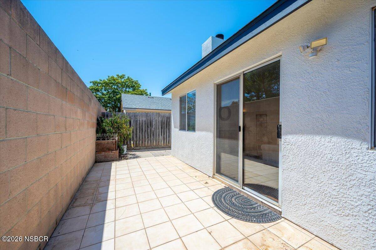 2240 Hanover Way, Santa Maria, CA 93458