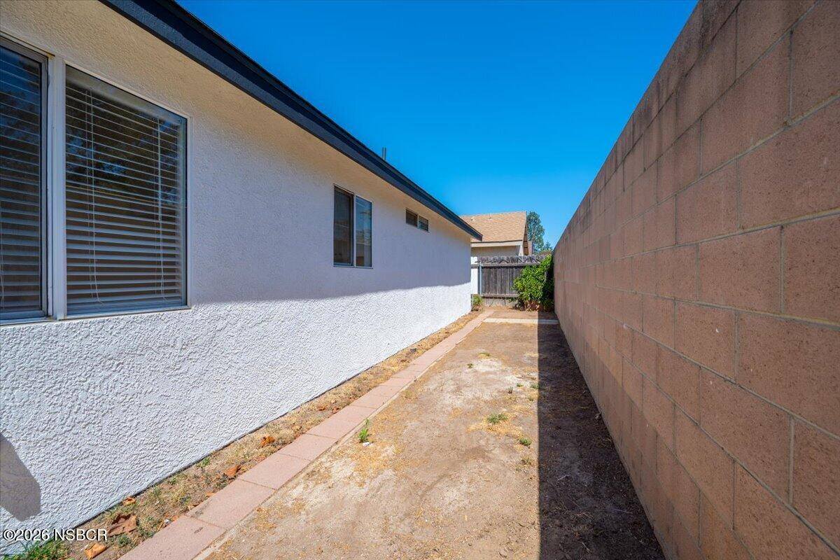 2240 Hanover Way, Santa Maria, CA 93458