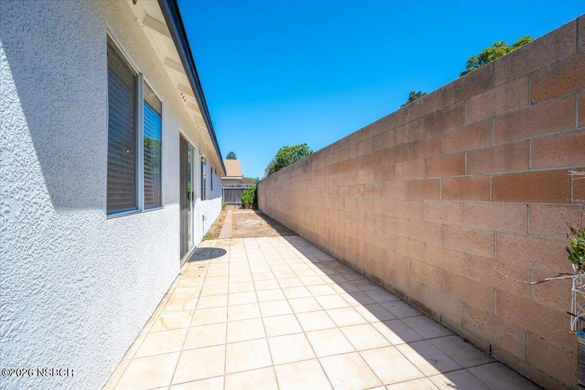 2240 Hanover Way, Santa Maria, CA 93458