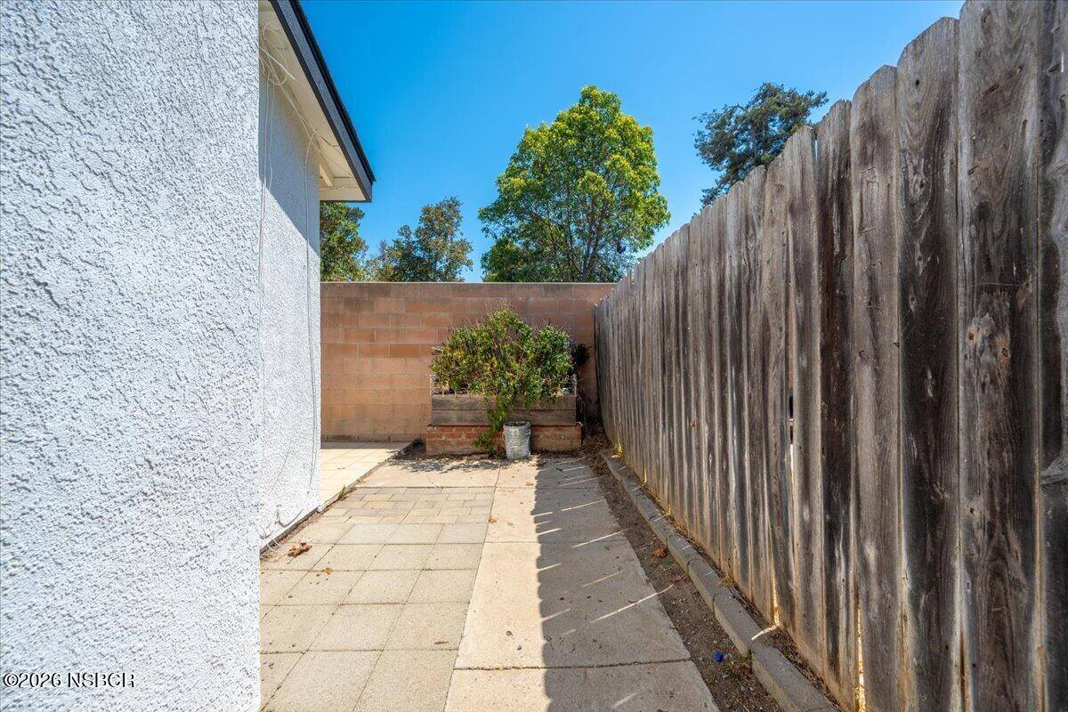 2240 Hanover Way, Santa Maria, CA 93458