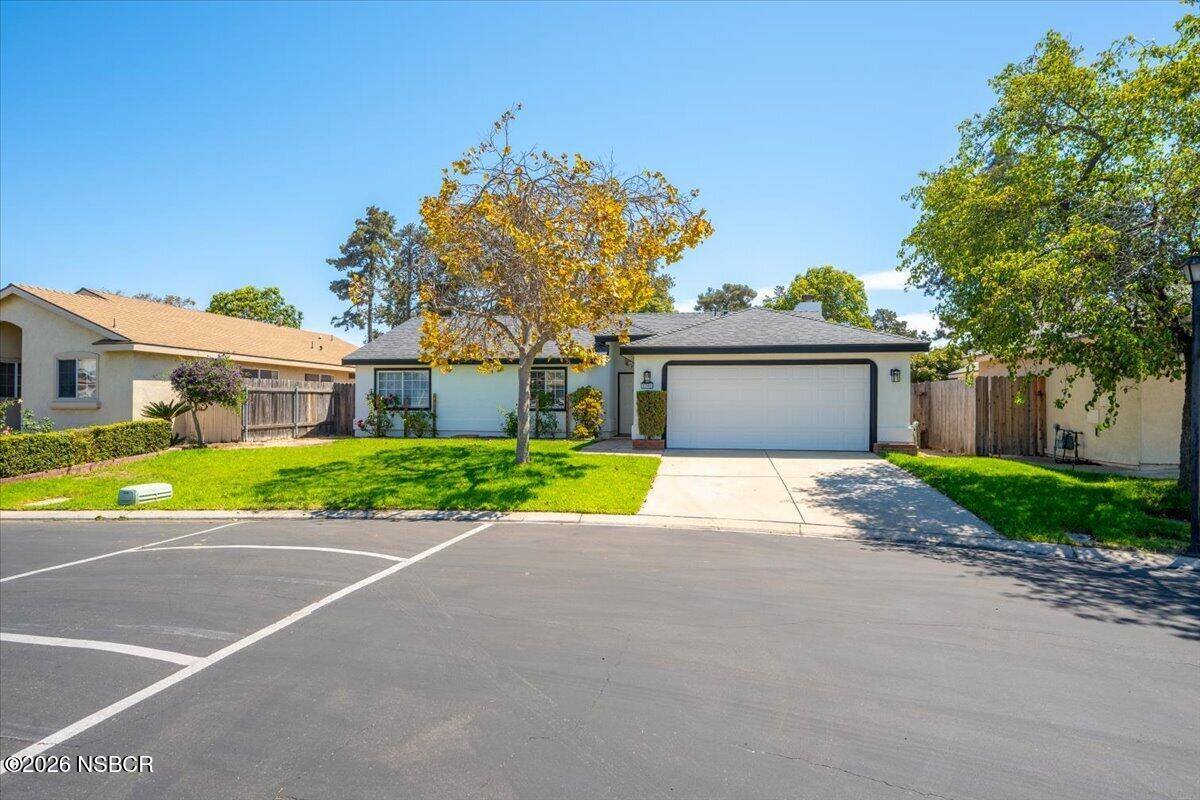 2240 Hanover Way, Santa Maria, CA 93458
