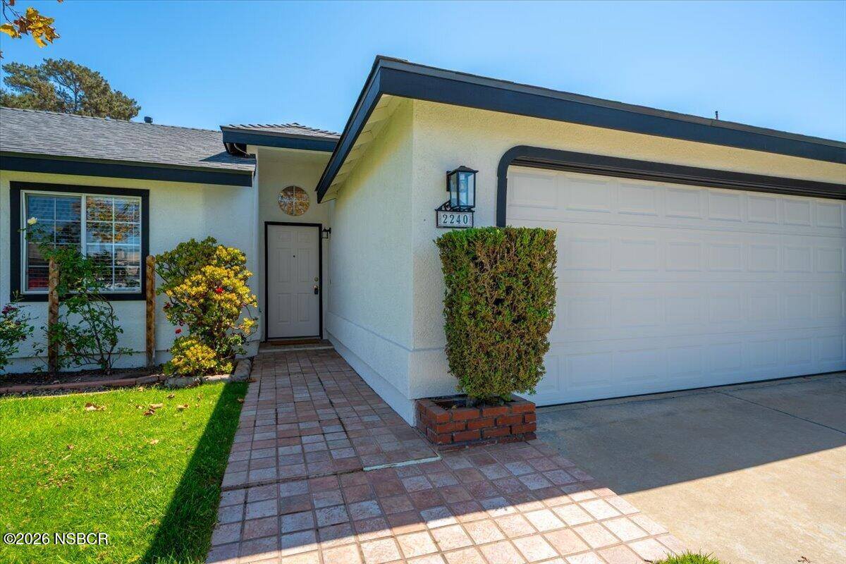 2240 Hanover Way, Santa Maria, CA 93458