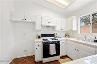 2240 Hanover Way, Santa Maria, CA 93458