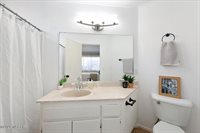 2240 Hanover Way, Santa Maria, CA 93458