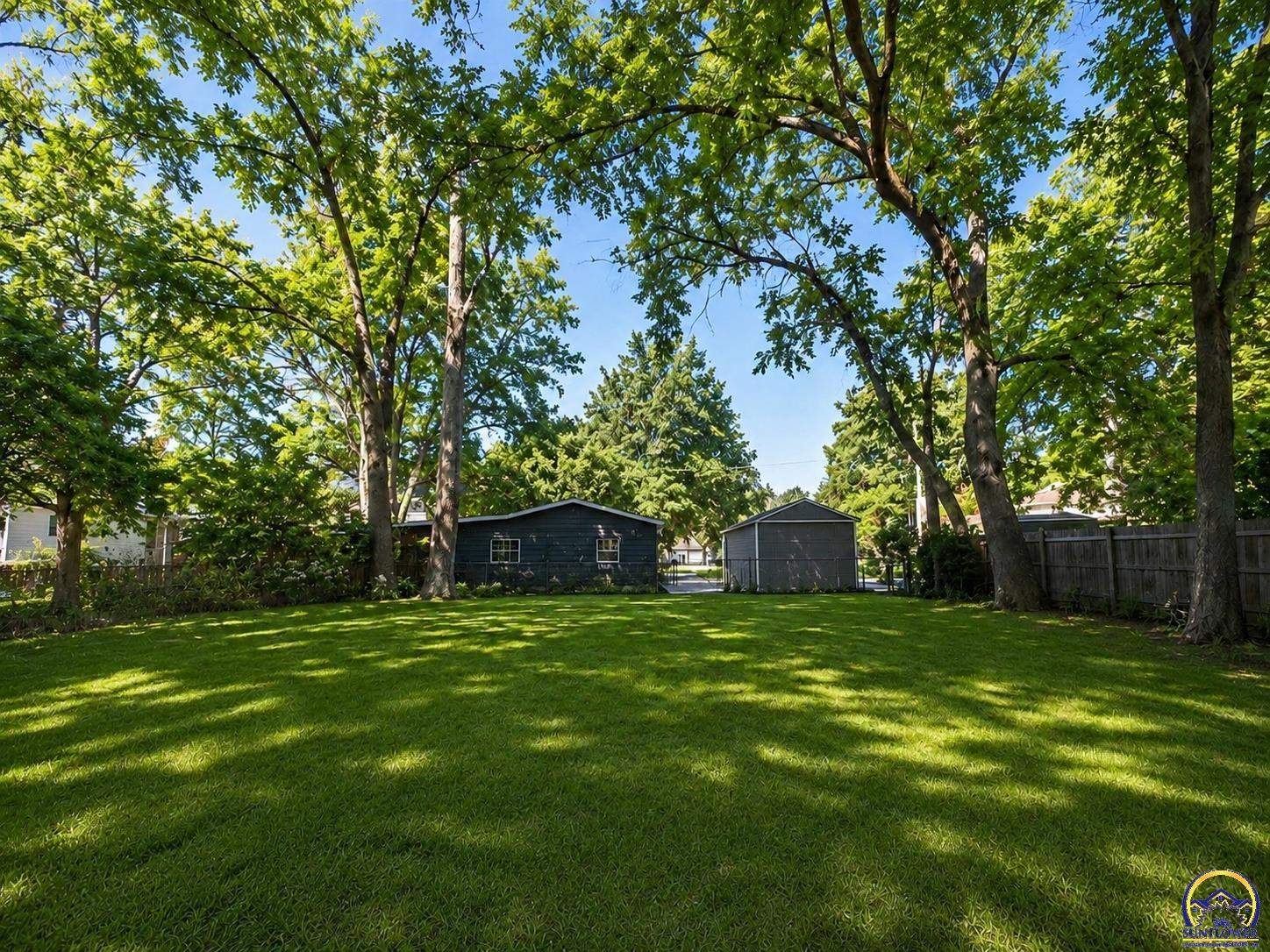 1811 SW Oakley AVE, Topeka, KS 66604