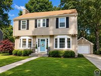 1811 SW Oakley AVE, Topeka, KS 66604