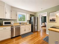 1811 SW Oakley AVE, Topeka, KS 66604