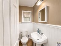 1811 SW Oakley AVE, Topeka, KS 66604